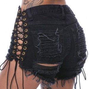 BLACK DENIM SIDE STRINGED SHORTS